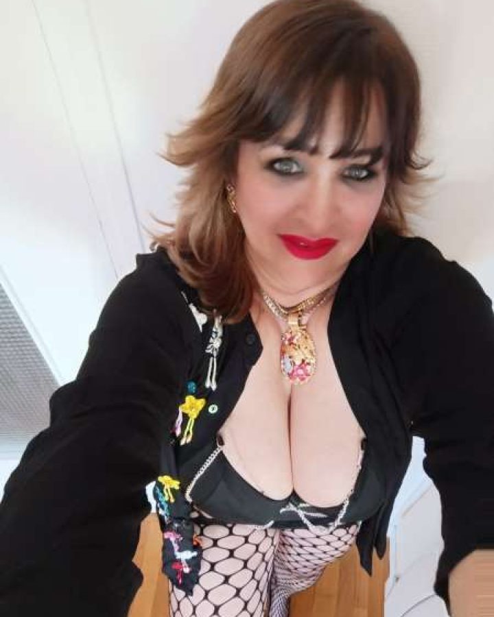 Daniela Belle mature de passage à NICE — photo 1