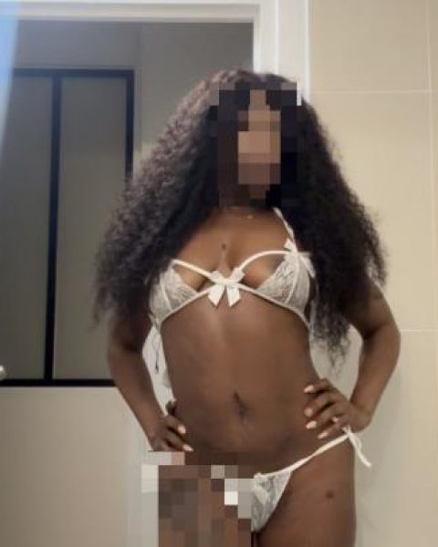 Une escort qui fait bavé, 31 — escort Paris