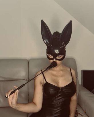 Déesse Esmeralda - Dominatrice à LYON — escort Lyon