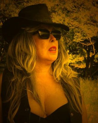 ACCOMPAGNATRICE DISPONIBLE, 51 — escort Lyon