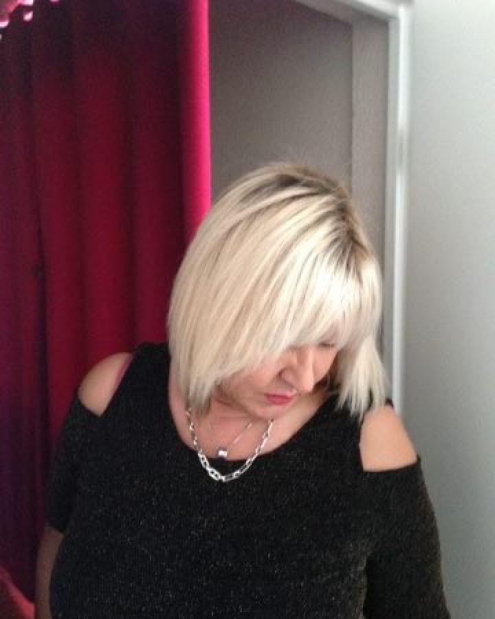 Jolie blonde mature , massage et epilation — photo 1